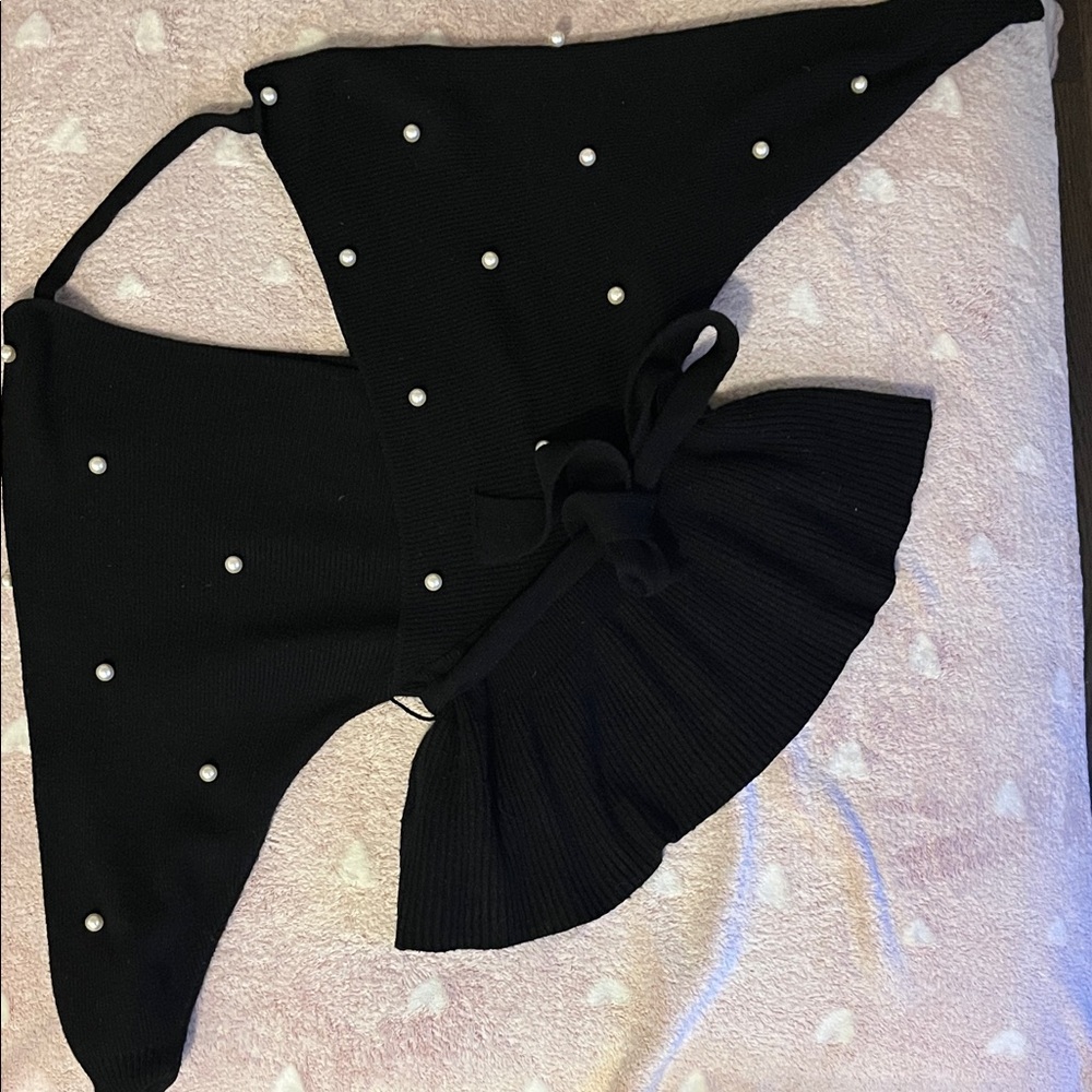 Black Top With White Pearls - Picture 4 of 4